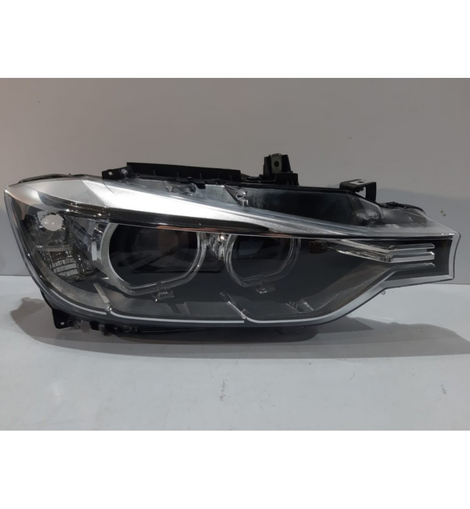 BMW 3 F30/F31 LCI Lampa...