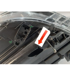 Mercedes W246 Lampa Bi-Xenon R uszkodzona - 13014