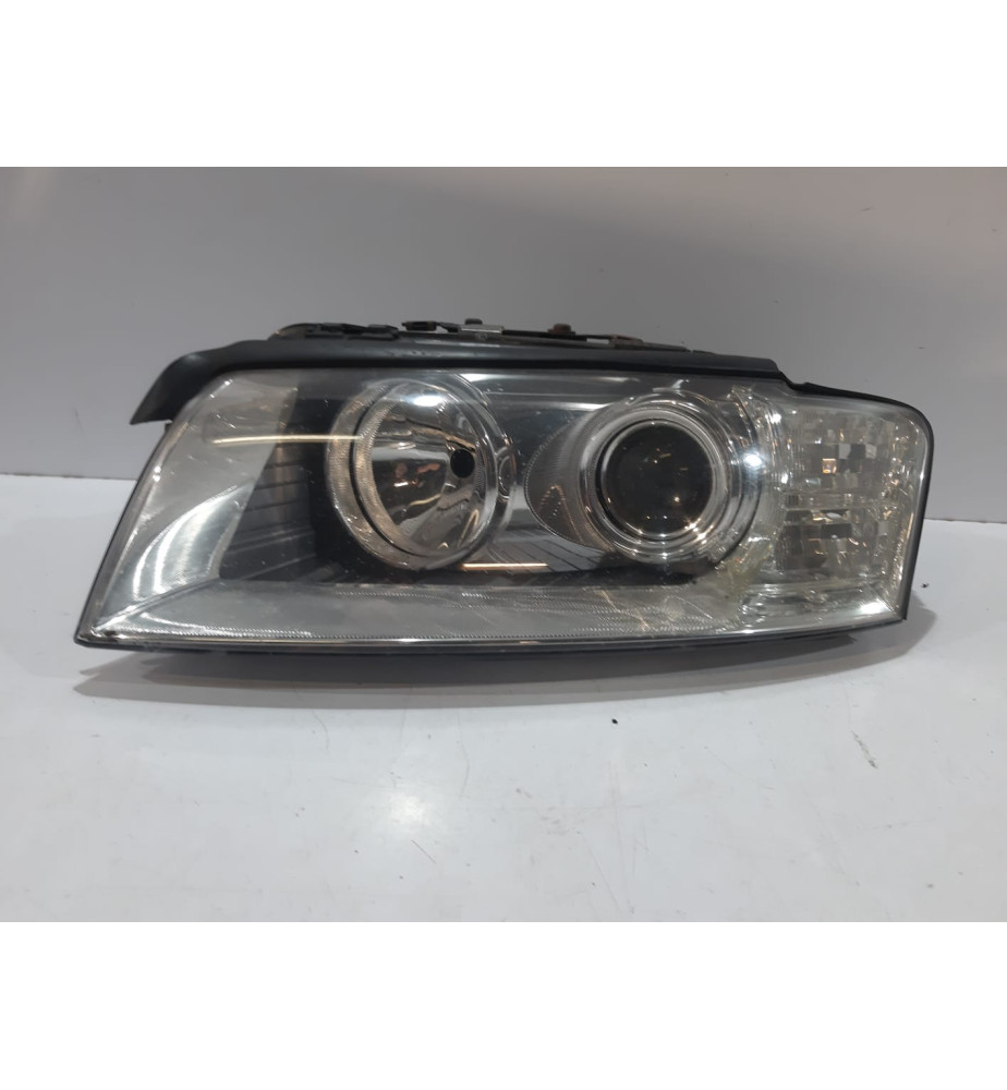 Audi A8 D3 lampa Przednia...