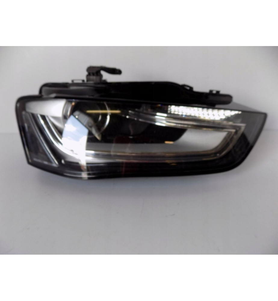 Audi A4 - Lampa Prawa Xenon...