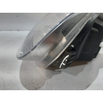 VW GOLF V Lampa przednia H7 R - 13240