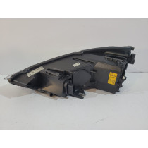 AUDI A1 8X Lampa przednia Xenon R - 13243