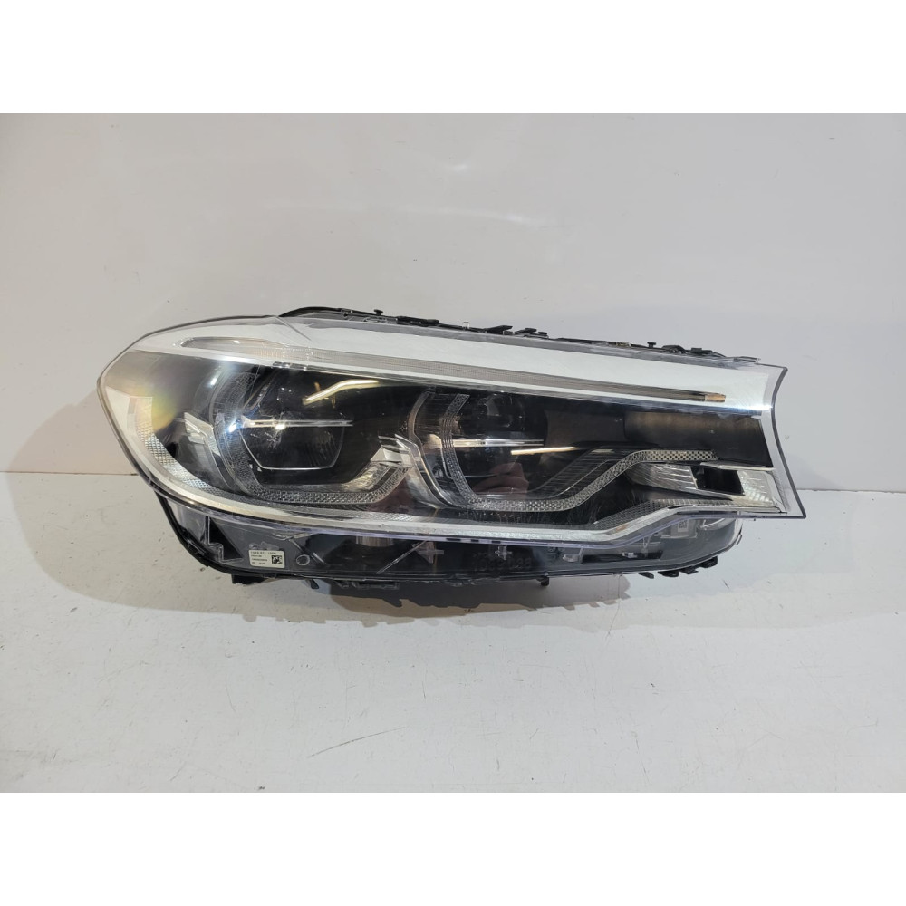 BMW 5 G30 Lampa przednia...