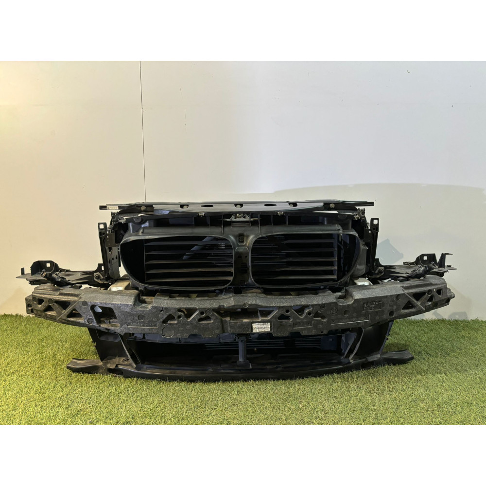BMW 5 F10 / F11 Pas przedni...