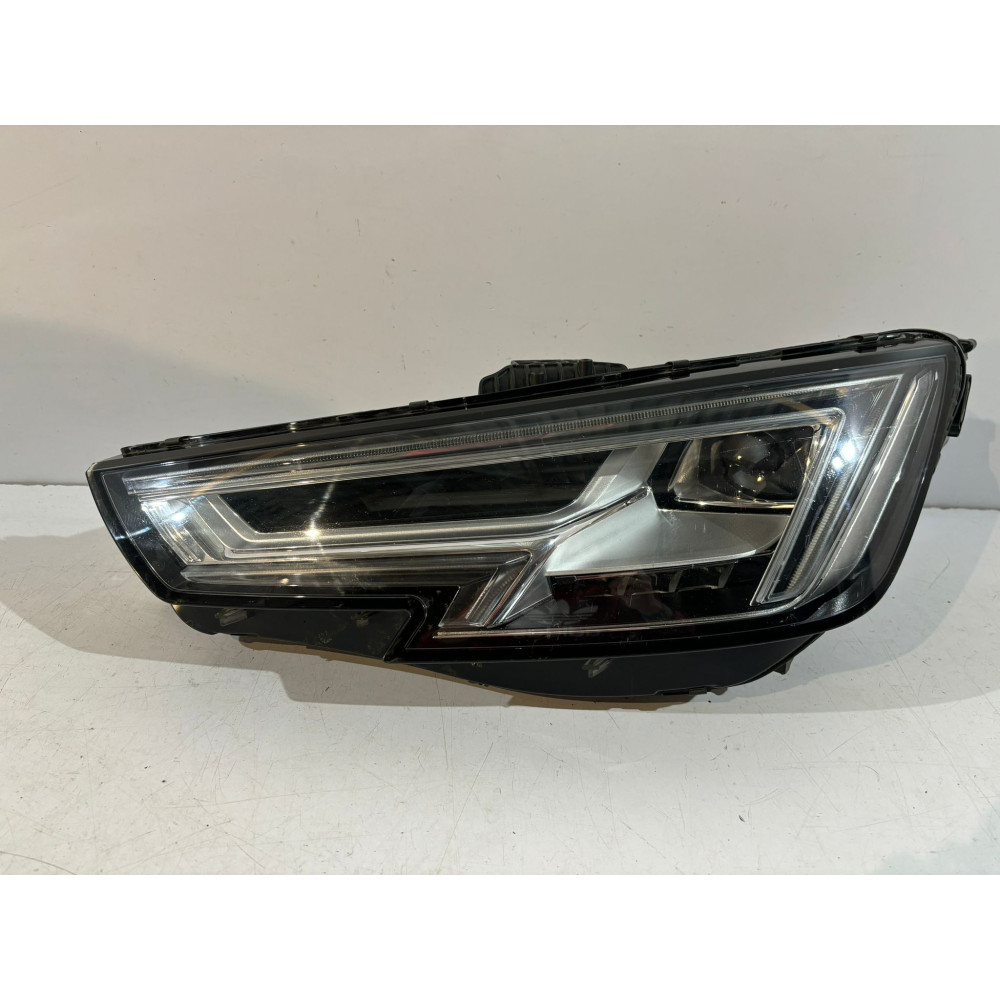 Audi A4 B9 Lampa przednia...