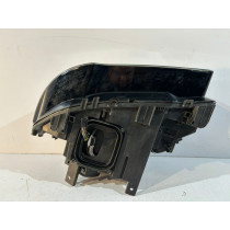 BMW X3 E83 LCI Lampa przednia Xenon R - 13886