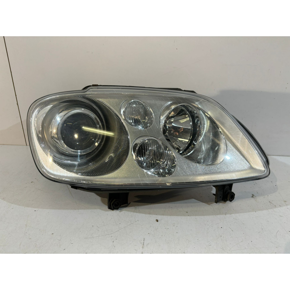 VW TOURAN Lampa przednia...