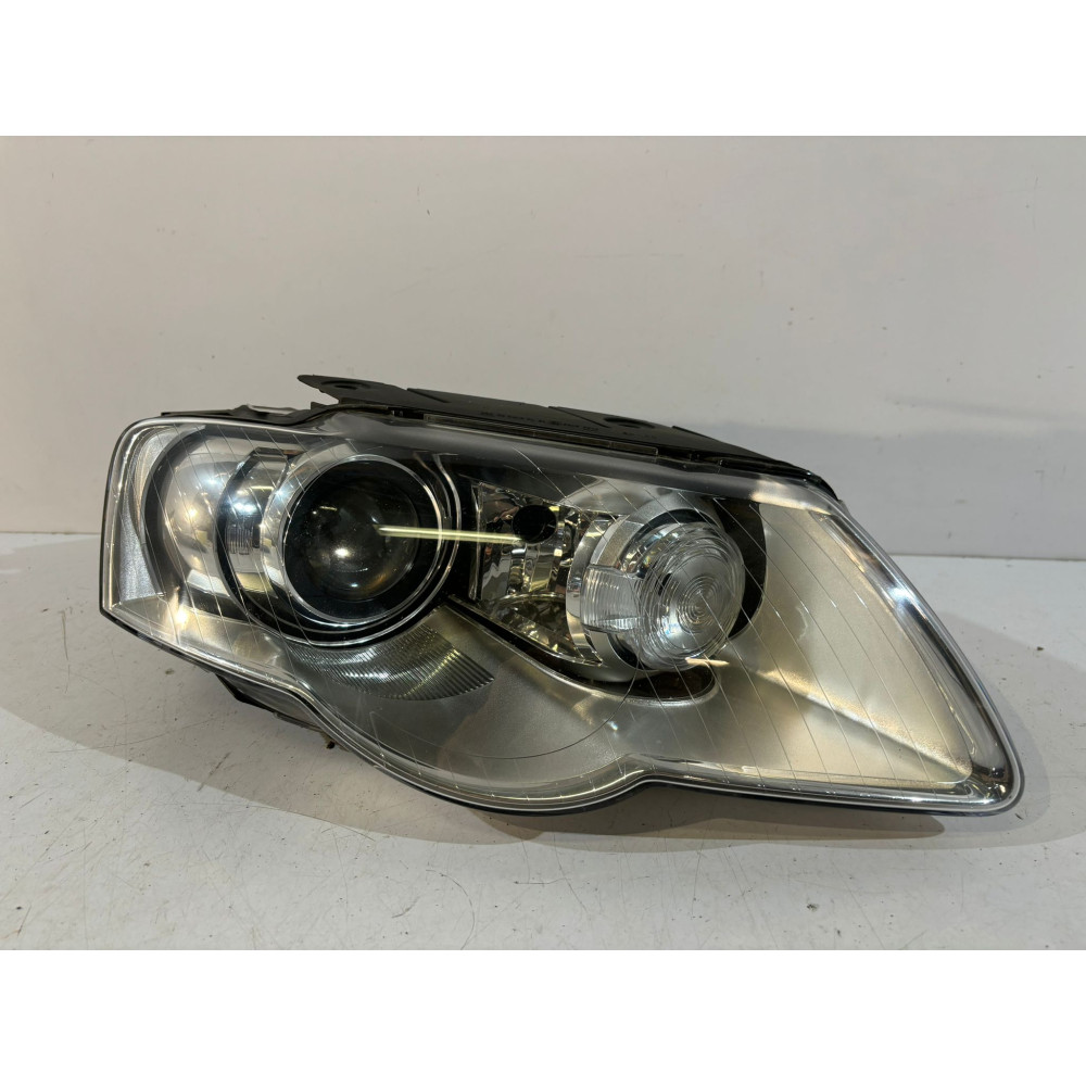 VW PASSAT B6 Lampa przednia...