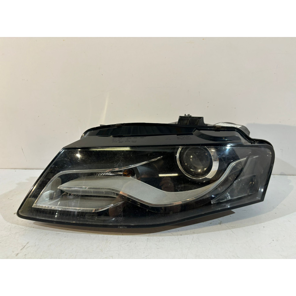AUDI A4 B8 Lampa przednia...
