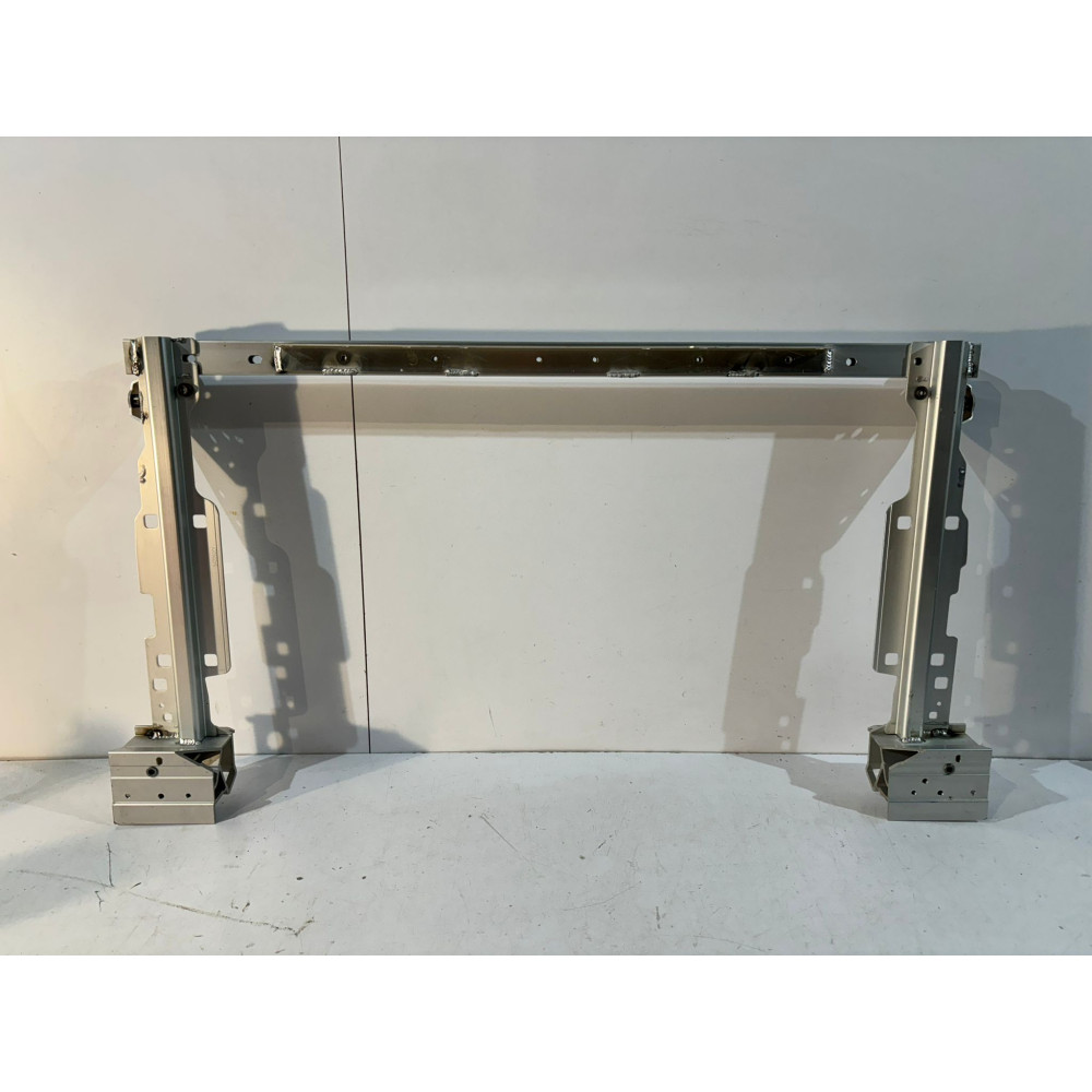 AUDI A8 D5 4N Pas przedni / wzmocnienie - 14942