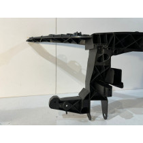 Mercedes W247 GLB Pas przedni - 14946