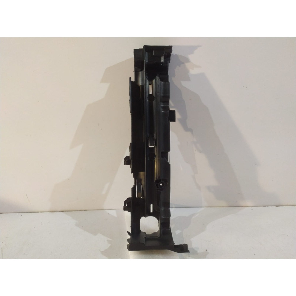 Mercedes C W206 mocowanie chłodnicy R - 15001