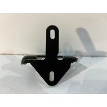 MERCEDES W247 GLB / GLA Zaczep maski - 15456