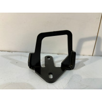 MERCEDES W247 GLB / GLA Zaczep maski - 15456