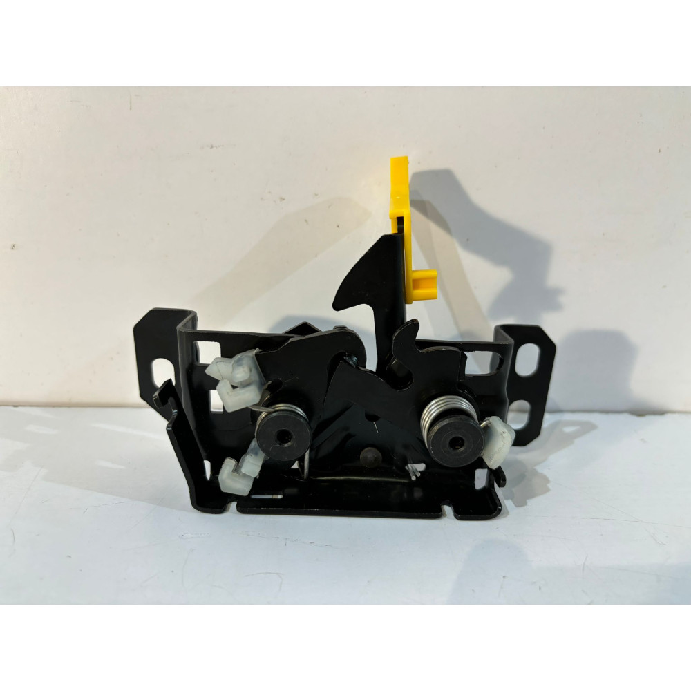 MERCEDES W177 / W247 / W118 Zamek maski - 15457