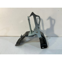 BMW X5 E70 X6 E71 Rygiel / Zaczep maski Lewy 15471