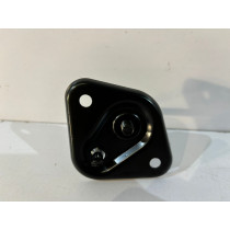 MERCEDES W213 Rygiel / Zaczep maski - 15474