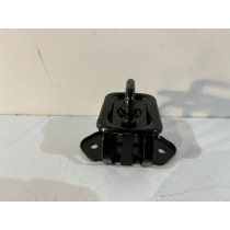 MERCEDES S W221 Rygiel / Zaczep maski - 15475