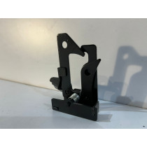 MERCEDES S W222 Rygiel / Zamek maski - 15480