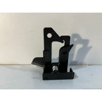 MERCEDES S W222 Rygiel / Zamek maski - 15480