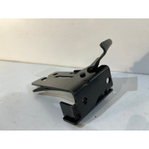 MERCEDES S W222 Rygiel / Zamek maski - 15480