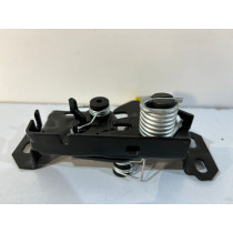 MERCEDES W246 W176 W117 Zamek dolny maski- 15482