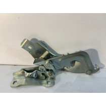 MERCEDES W247 GLA Zawias maski Lewy - 15493