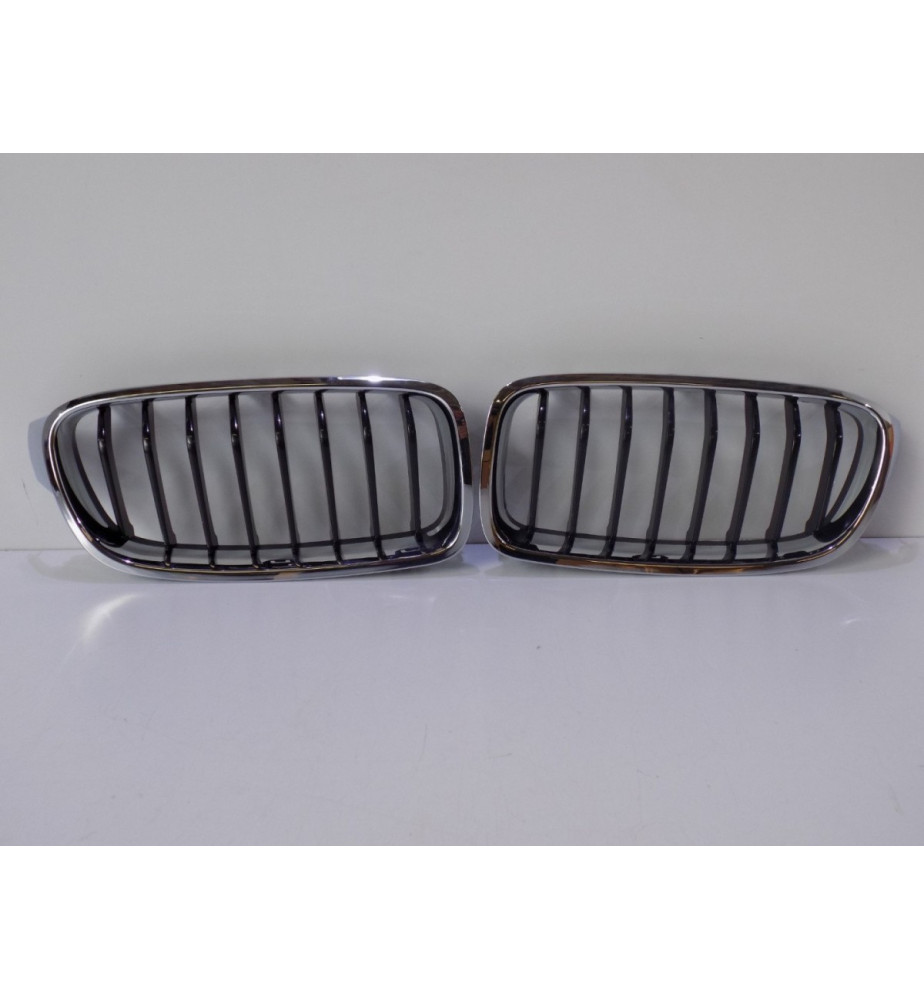 BMW 3 F30/31 Komplet Nerki / Grill zderzaka - 3823