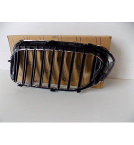 BMW 5 G30/G31 Nerka/Grill Zderzaka Prawa - 3828