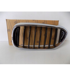 BMW 5 G30/G31 Nerka / Grill zderzaka lewa - 3829