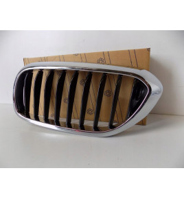 BMW 5 G30/G31 Nerka / Grill zderzaka lewa - 3829