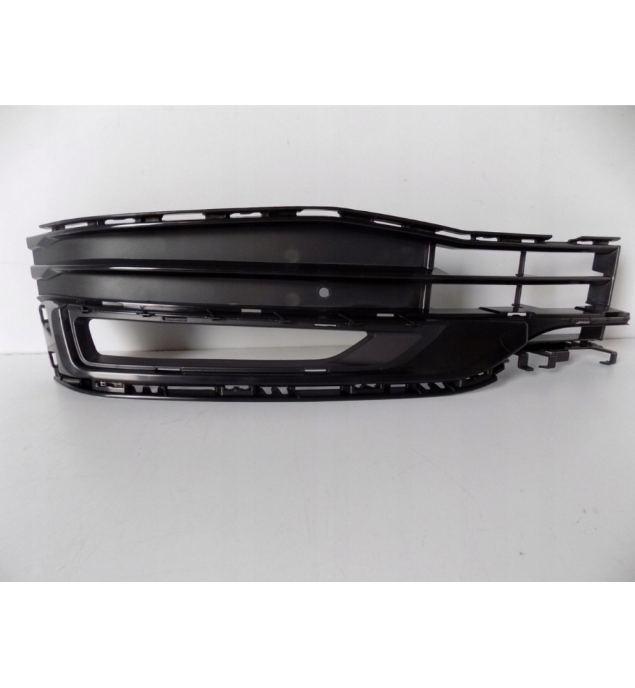 BMW 5 G30/G31 Kratka Wlotu Powietrza Lewa - 3852