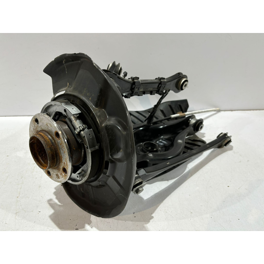 BMW 4 F32 F33 Zwrotnica piasta tył Lewy - 16232