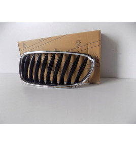 BMW Z4 E85/E86 Grill / Nerka Lewa - 3865