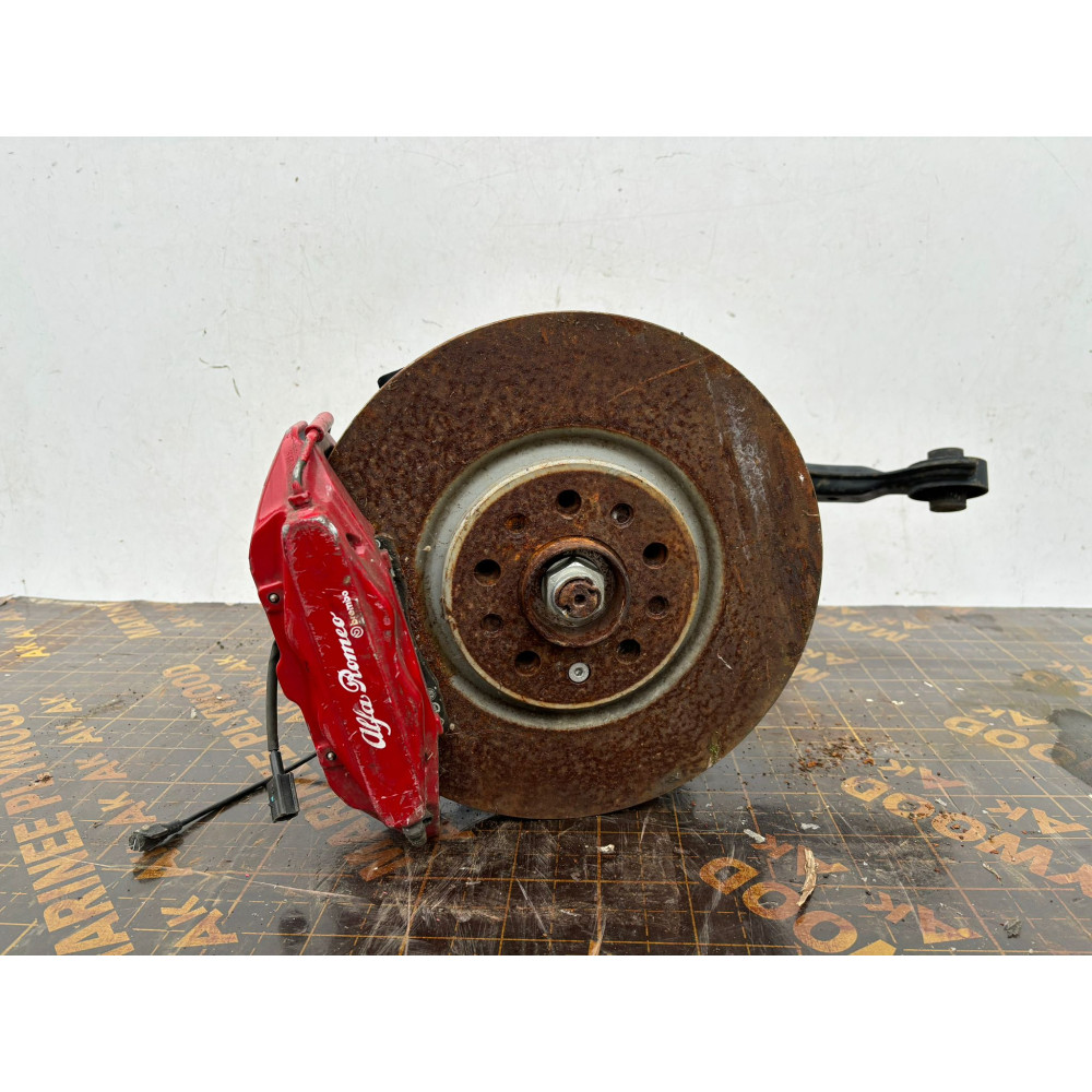 ALFA ROMEO GIULIETTA  Zwrotnica przód R - 16310