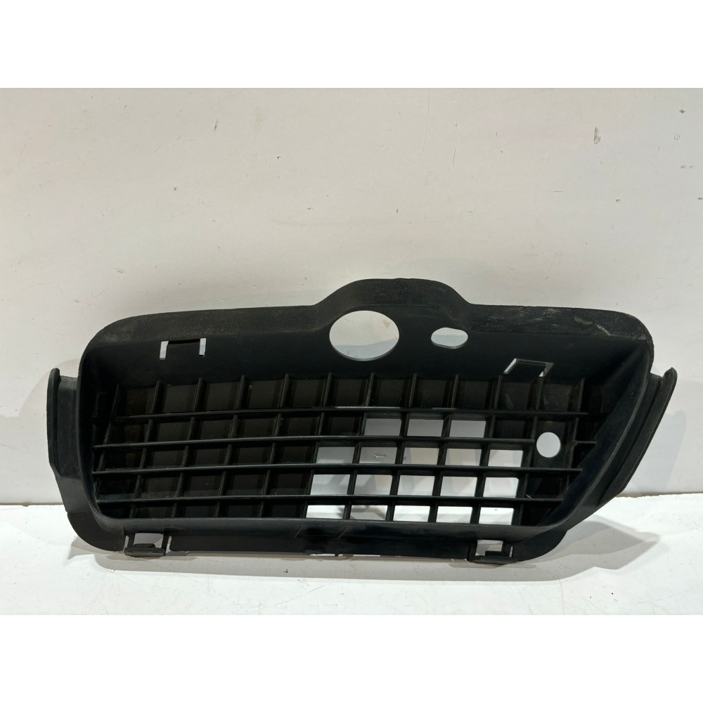 VOLKSWAGEN GOLF 3 Kratka zderzaka R - 16170