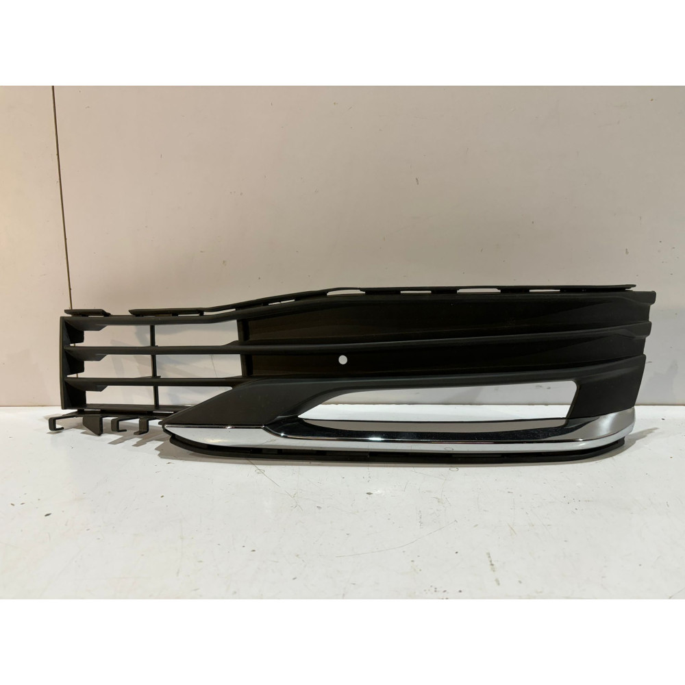 BMW 5 G30 G31 Kratka zderzaka Prawa - 16449