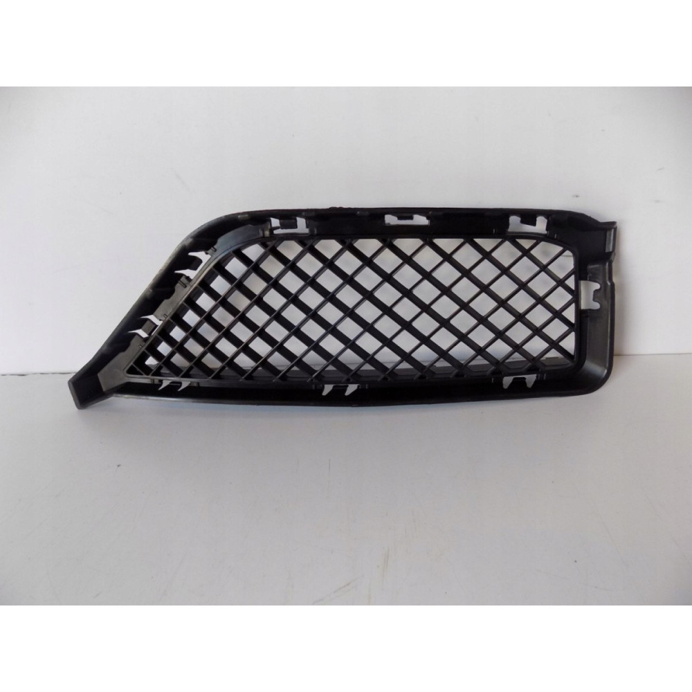 BMW X1 E84 Kratka Zderzaka Prawa - 3917