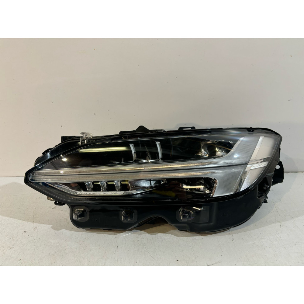 VOLVO V90 S90 Lampa ACTIVE...