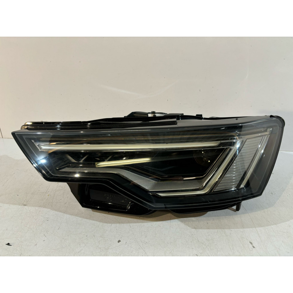 AUDI A6 C8 Lampa przednia...