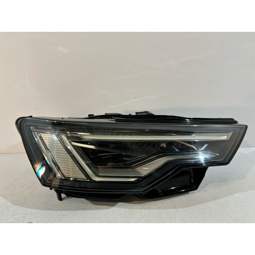 AUDI A6 C8 Lampa przednia...