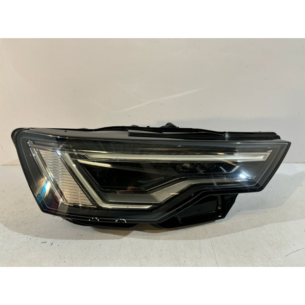 AUDI A6 C8 Lampa przednia...