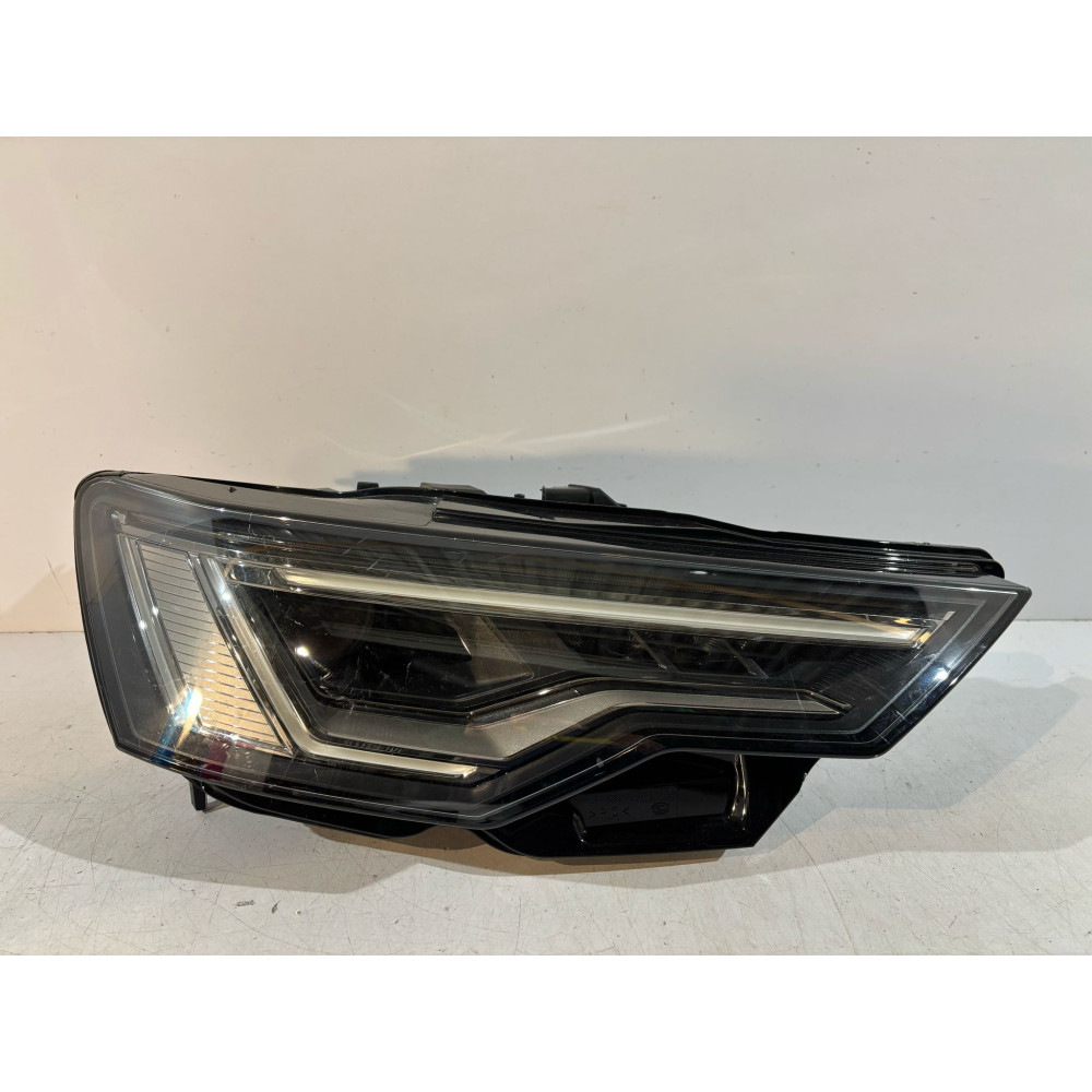 AUDI A6 C8 Lampa przednia...