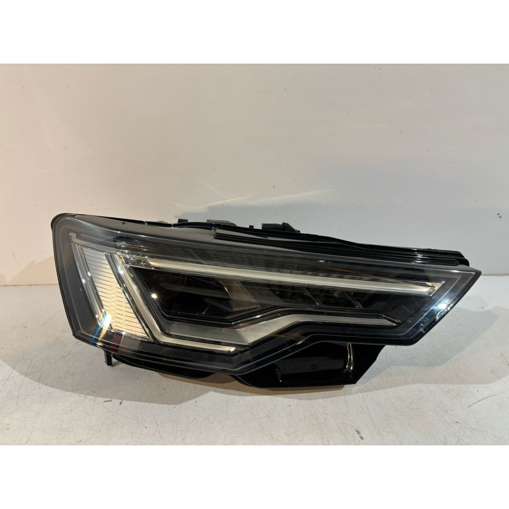 AUDI A6 C8 Lampa przednia...