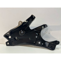 VOLVO S90 V90 17- Mocowanie błotnika R - 17906