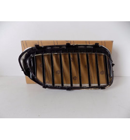 BMW G30/G31 Nerka / Grill zderzaka L - 3832