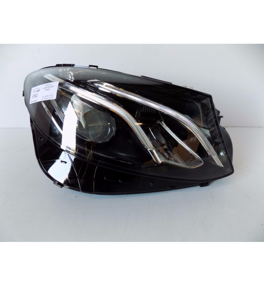 Mercedes W213 Lampa LED Prawa - 5702