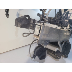 Mercedes C W205 Pas przedni chłodnice - 18385