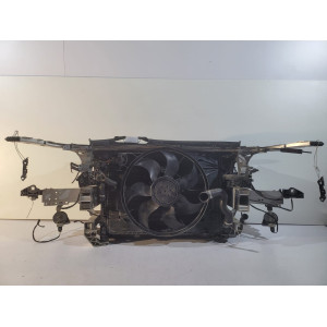 Mercedes C W205 Pas przedni chłodnice - 18385