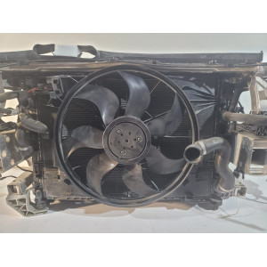 Mercedes C W205 Pas przedni chłodnice - 18385